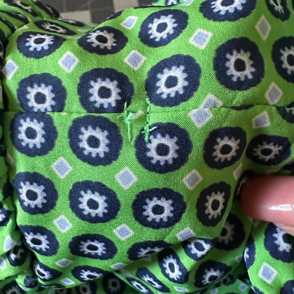 Gretchen Scott SZ Med The Posh Foulard Green Medallion Ruffle V-Neck Maxi dress - Picture 7 of 15